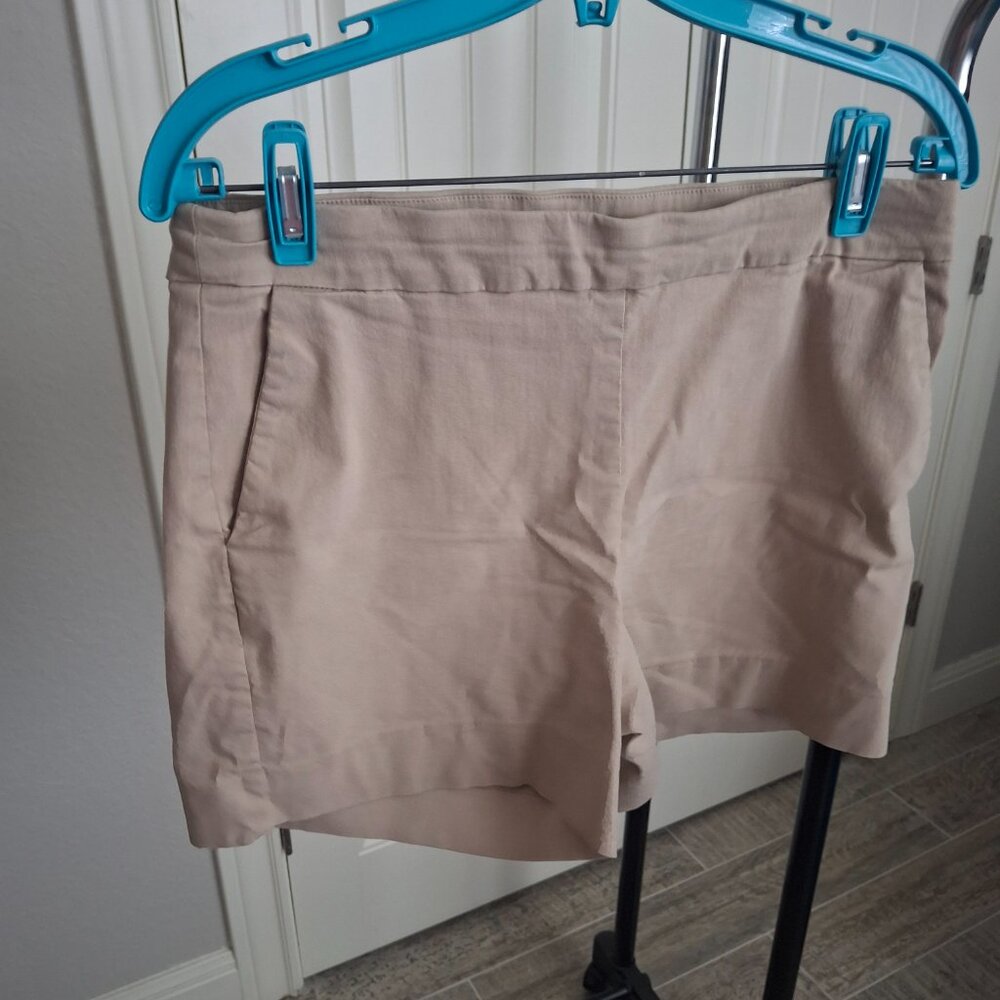 Shorts Color Tan.  THE OTHER TWO WERE SOLD